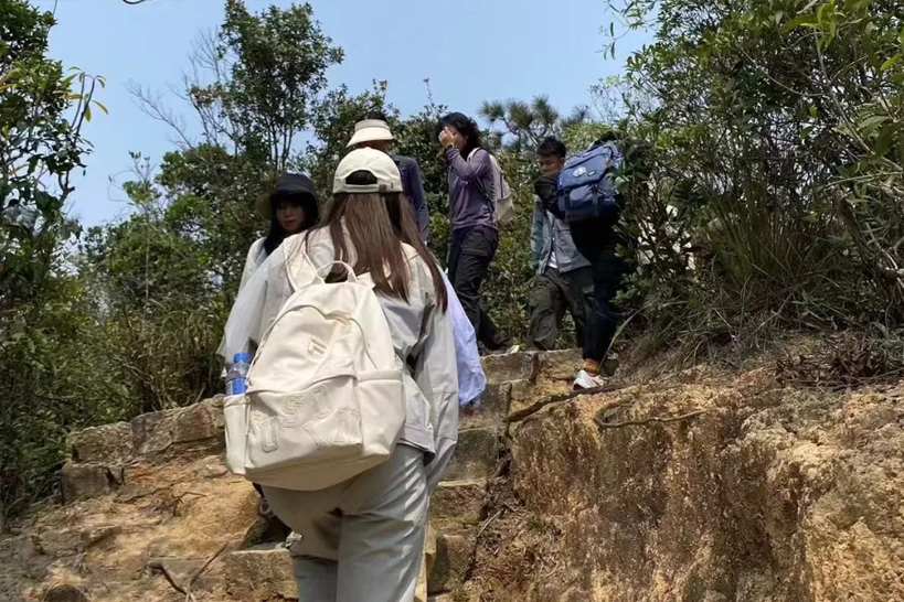 把脚步交给山野—徒步龙脊
